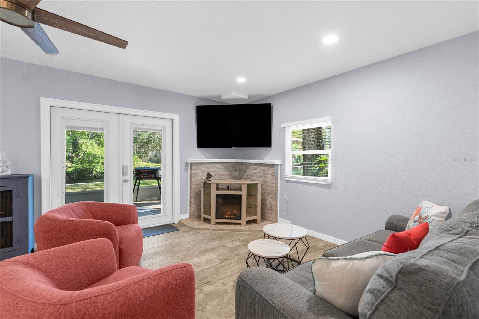 5421 GAY ST, WEEKI WACHEE, FL, 34607