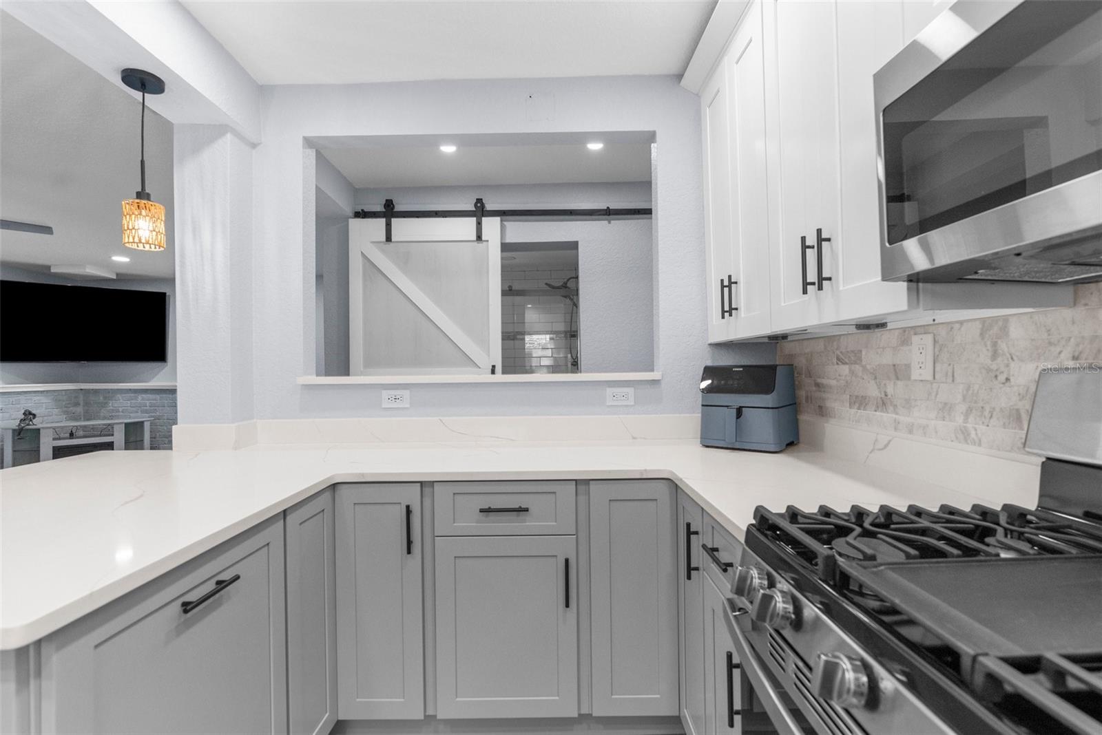 5421 GAY ST, WEEKI WACHEE, FL, 34607