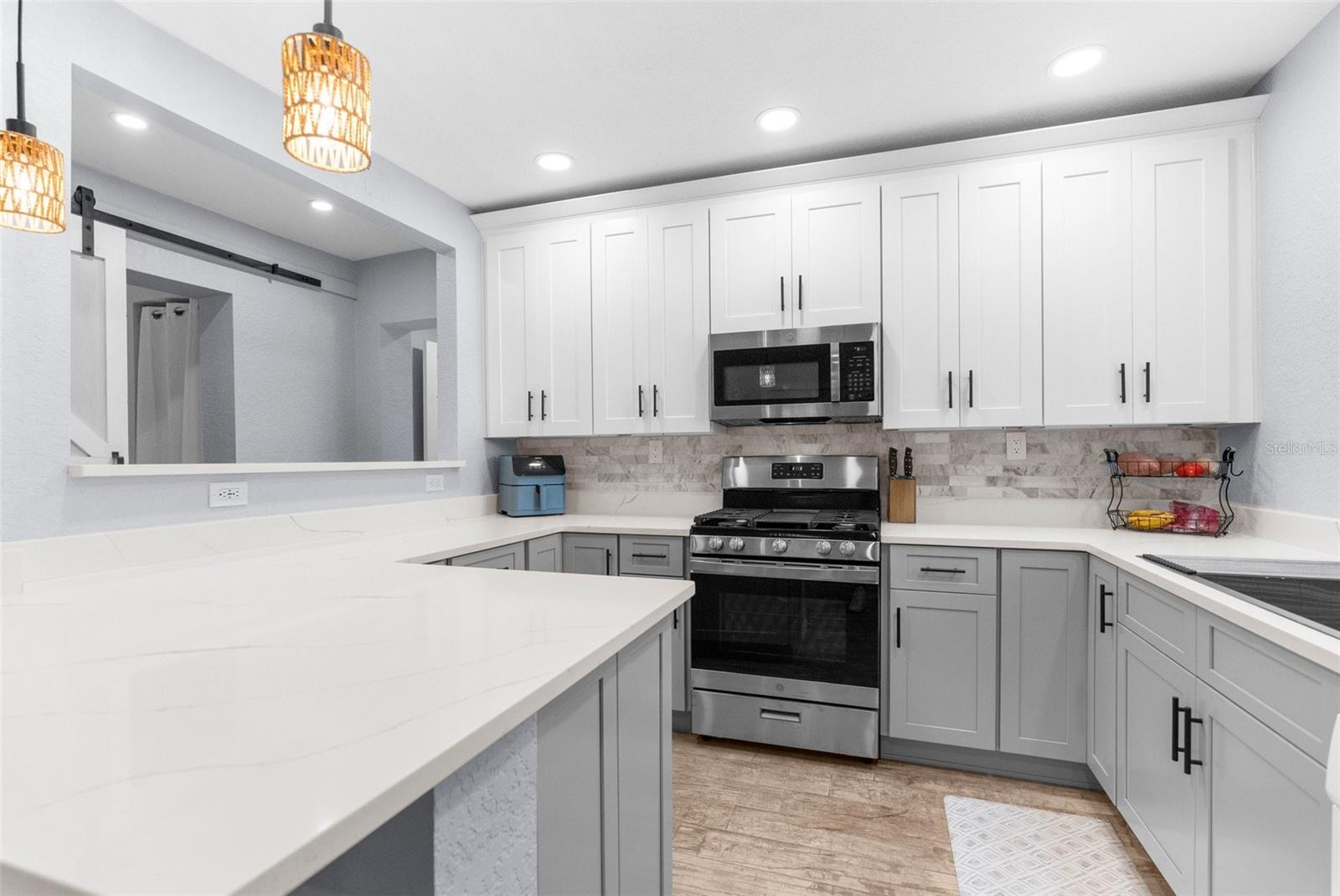 5421 GAY ST, WEEKI WACHEE, FL, 34607