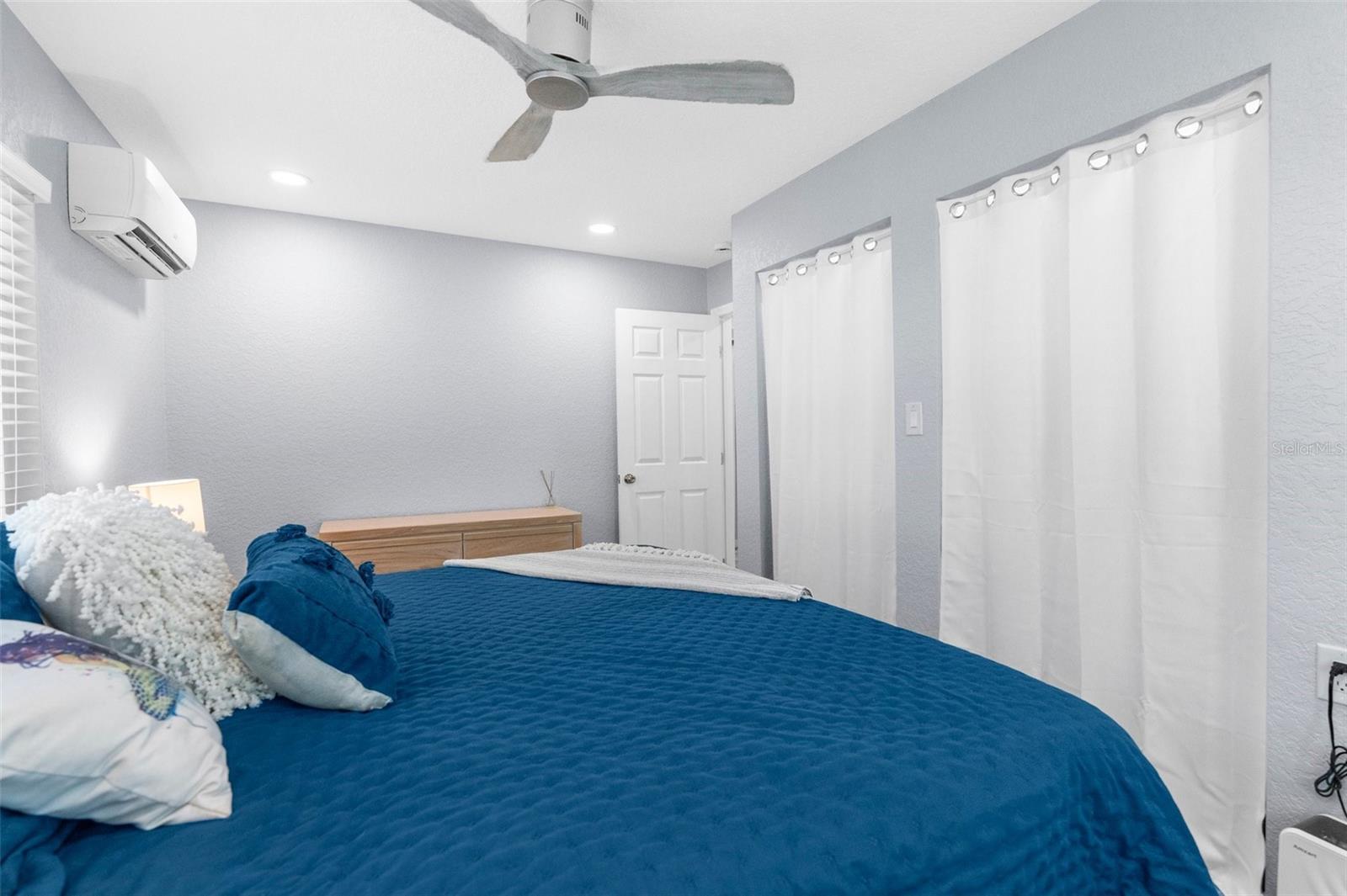 5421 GAY ST, WEEKI WACHEE, FL, 34607