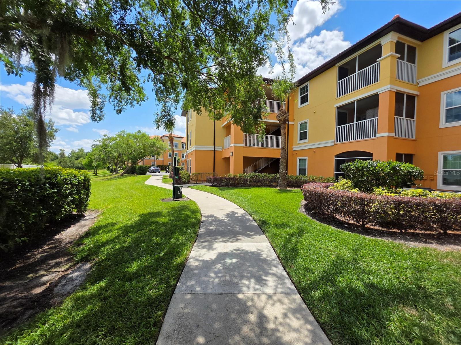 5451 VINELAND RD #111, ORLANDO, FL, 32811