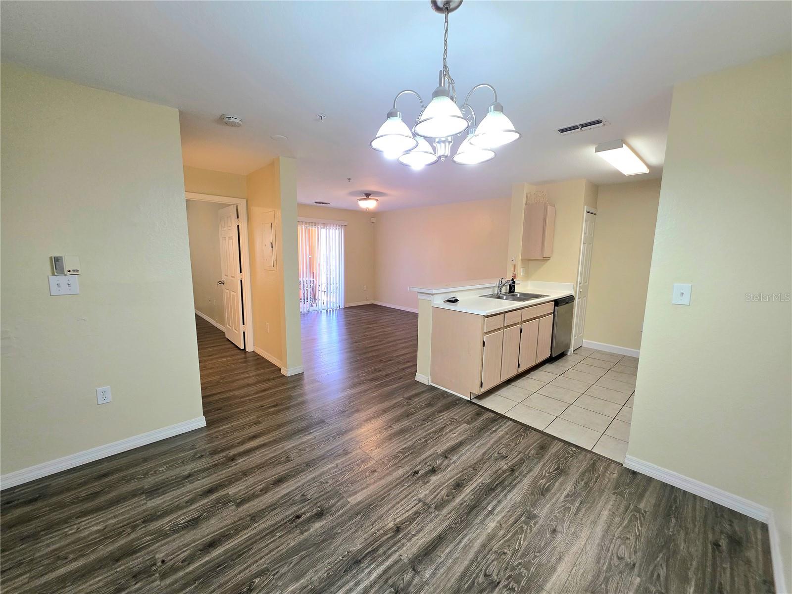 5451 VINELAND RD #111, ORLANDO, FL, 32811