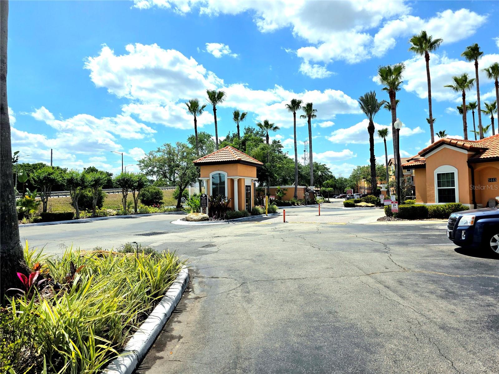 5451 VINELAND RD #111, ORLANDO, FL, 32811