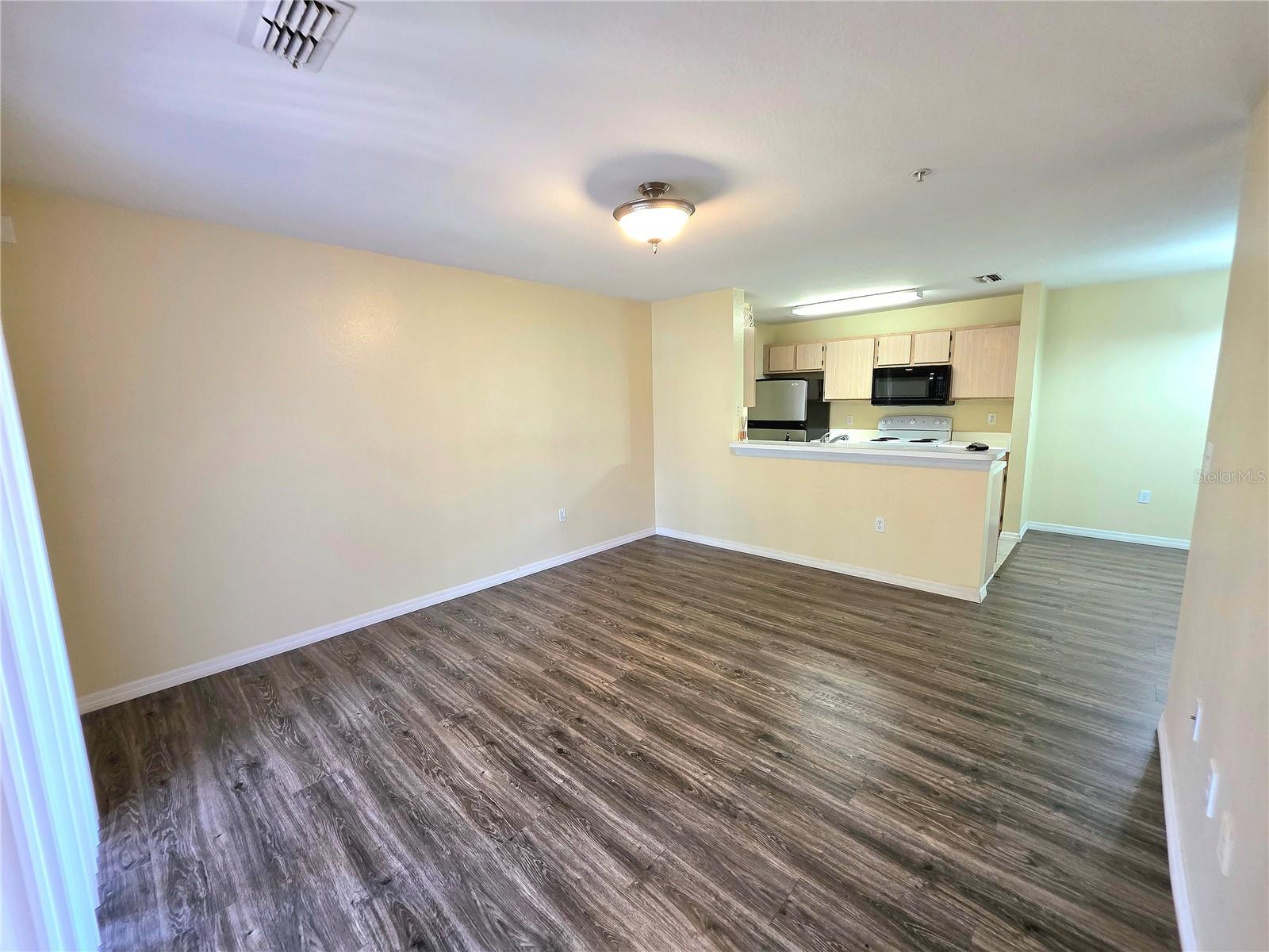 5451 VINELAND RD #111, ORLANDO, FL, 32811