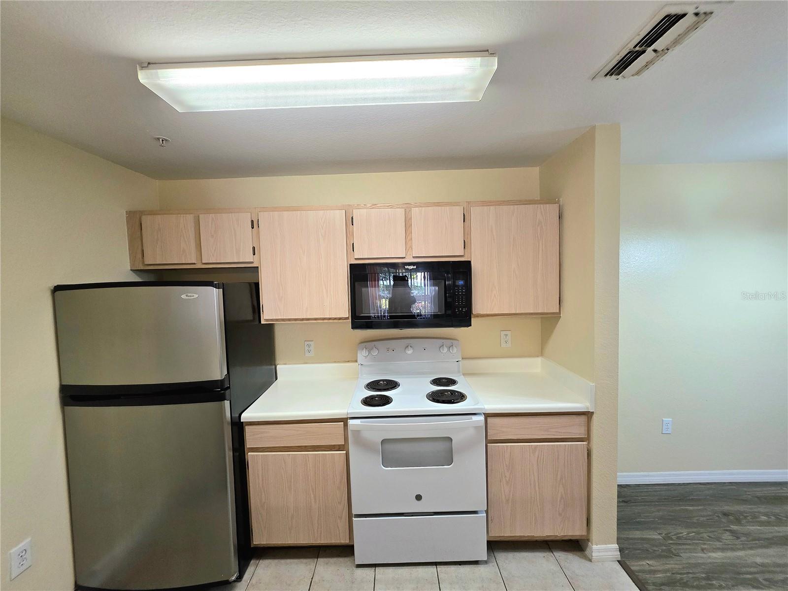 5451 VINELAND RD #111, ORLANDO, FL, 32811