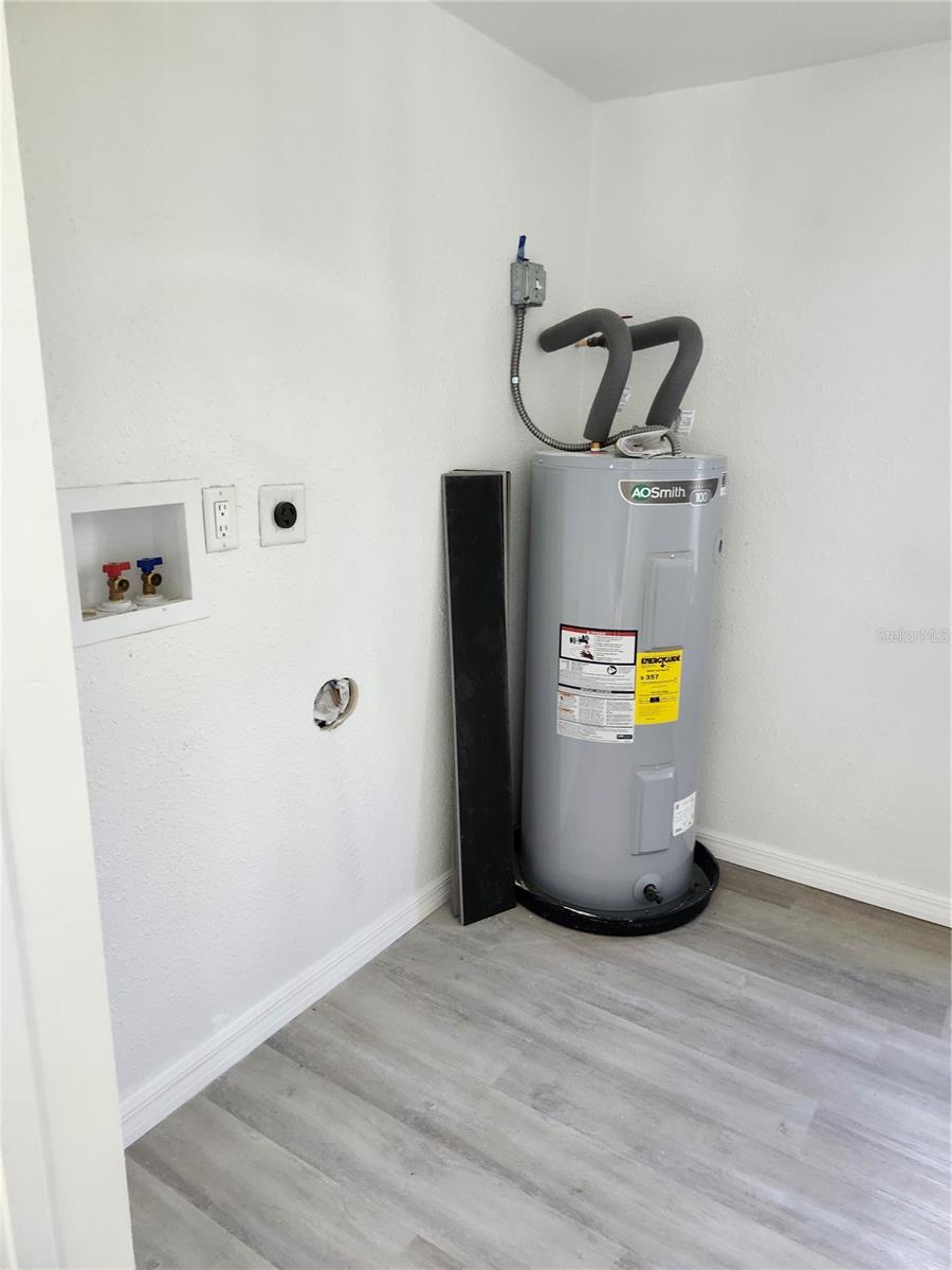 442 CRYSTAL AVE NW, PORT CHARLOTTE, FL, 33952