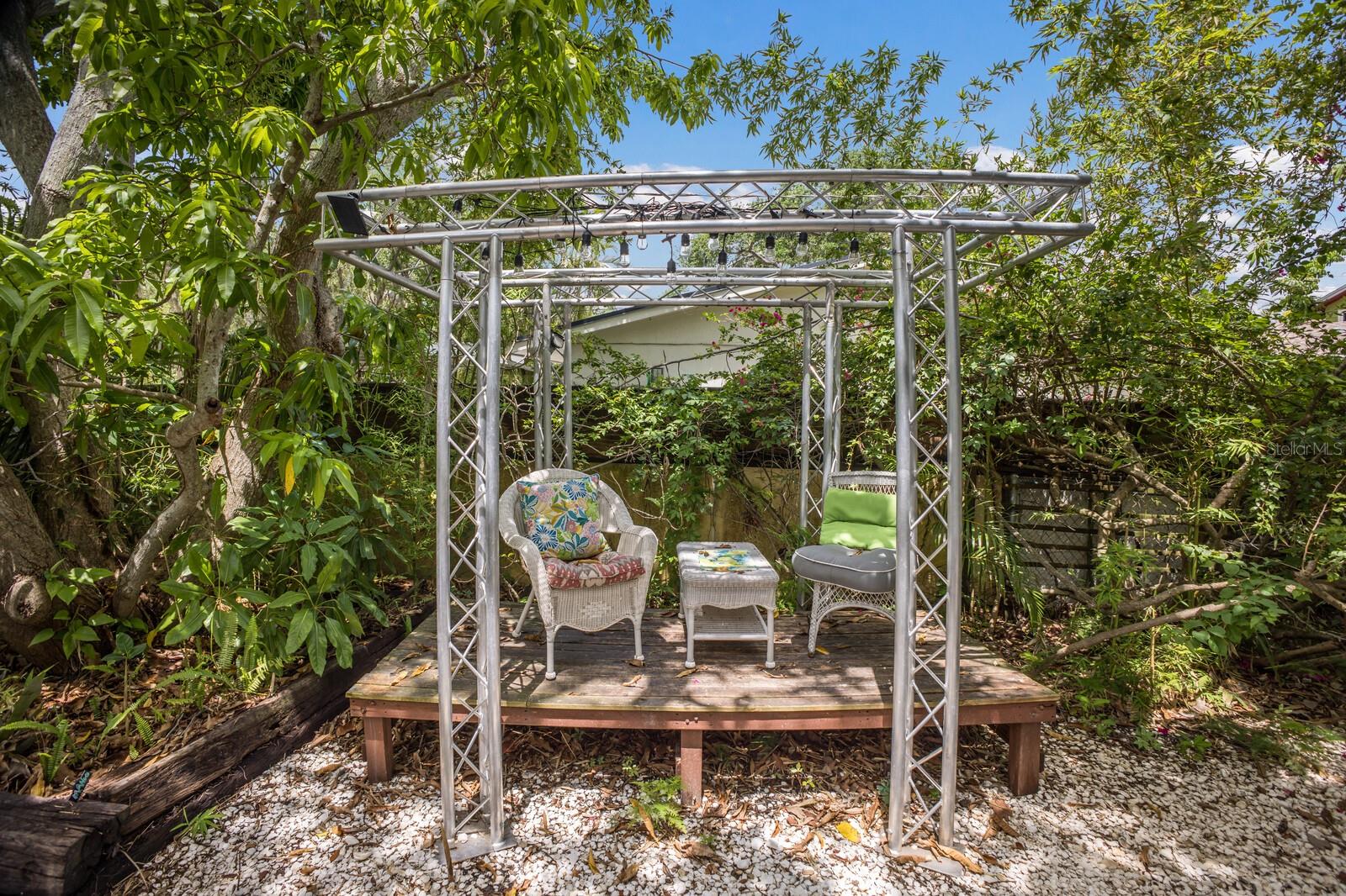 2207 HICKORY AVE, SARASOTA, FL, 34234