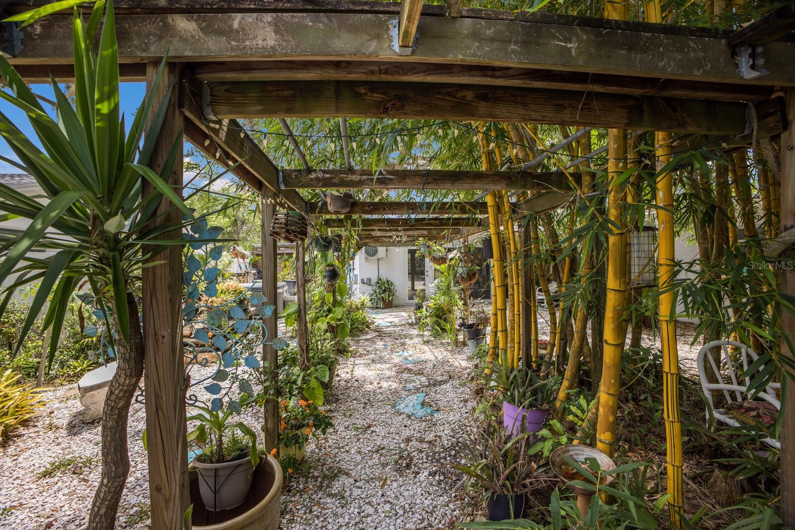 2207 HICKORY AVE, SARASOTA, FL, 34234