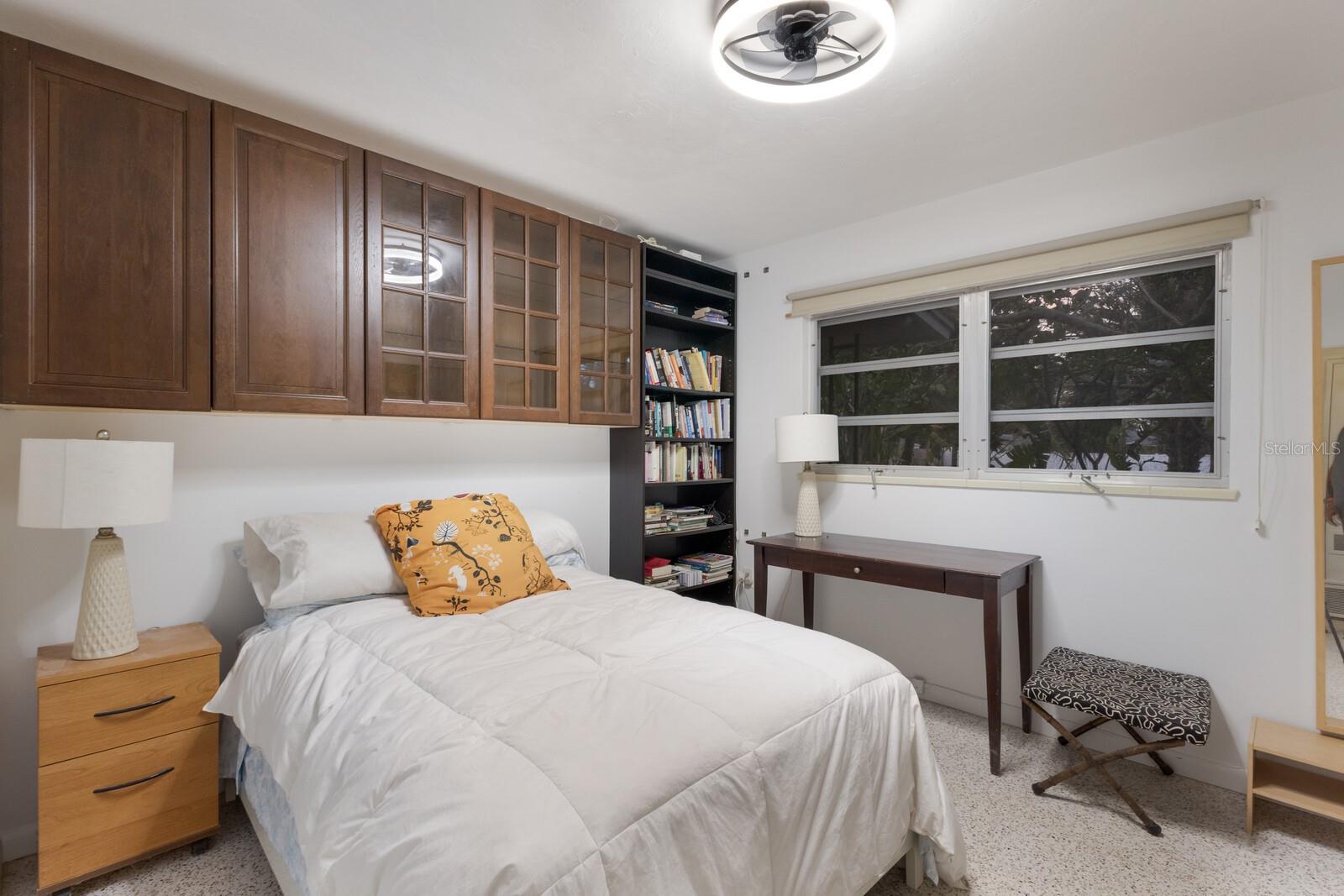 2207 HICKORY AVE, SARASOTA, FL, 34234