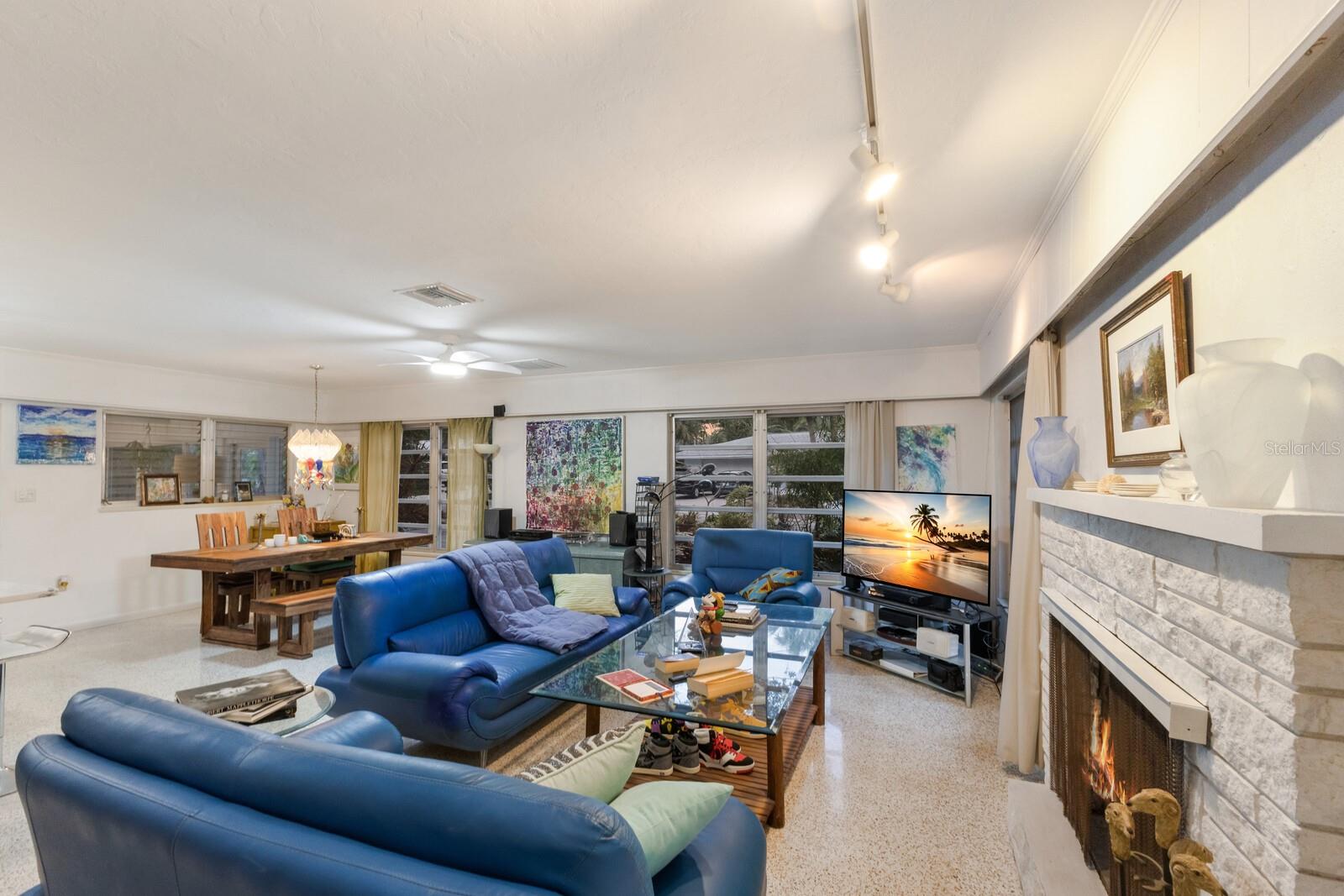 2207 HICKORY AVE, SARASOTA, FL, 34234