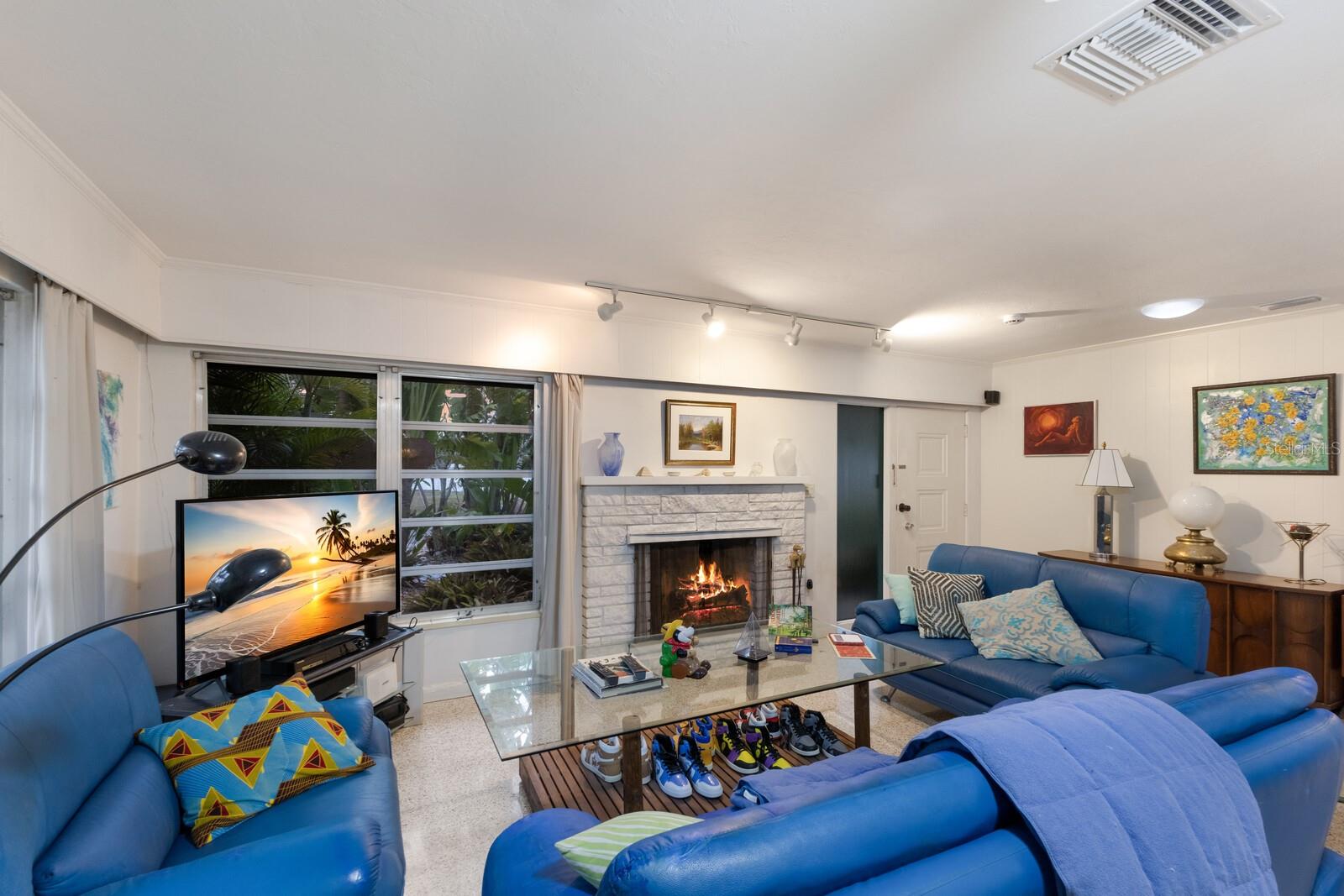 2207 HICKORY AVE, SARASOTA, FL, 34234