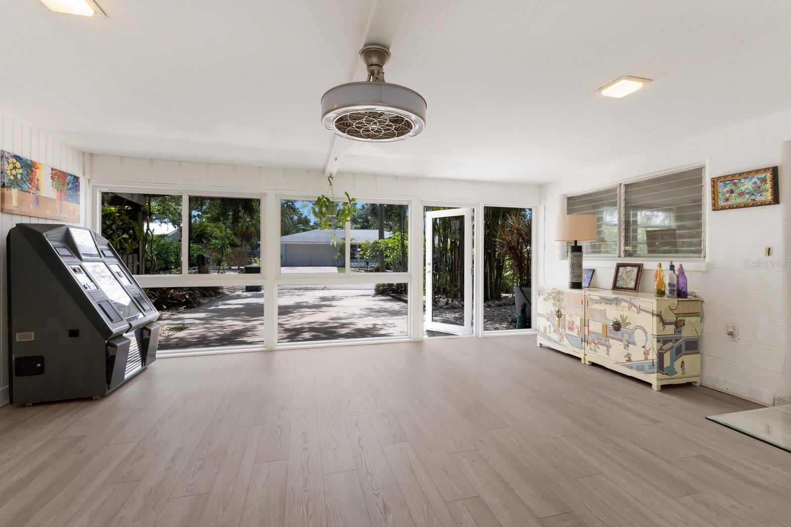 2207 HICKORY AVE, SARASOTA, FL, 34234