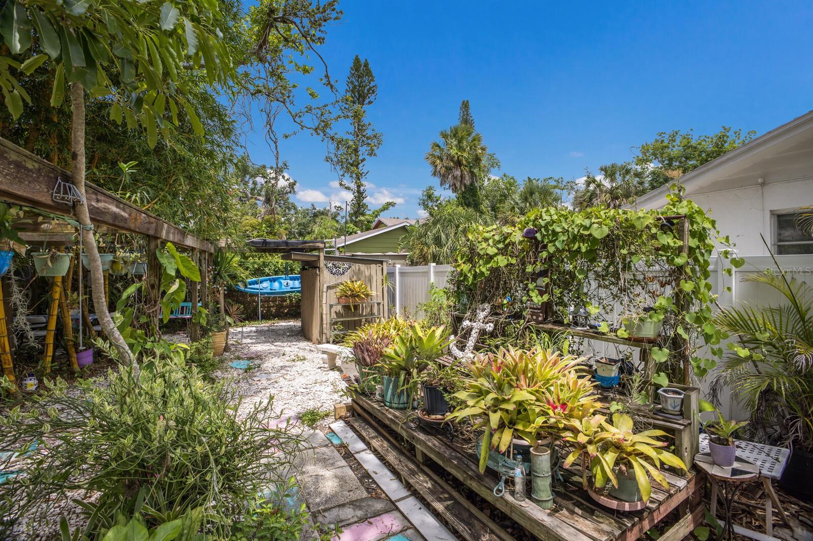 2207 HICKORY AVE, SARASOTA, FL, 34234