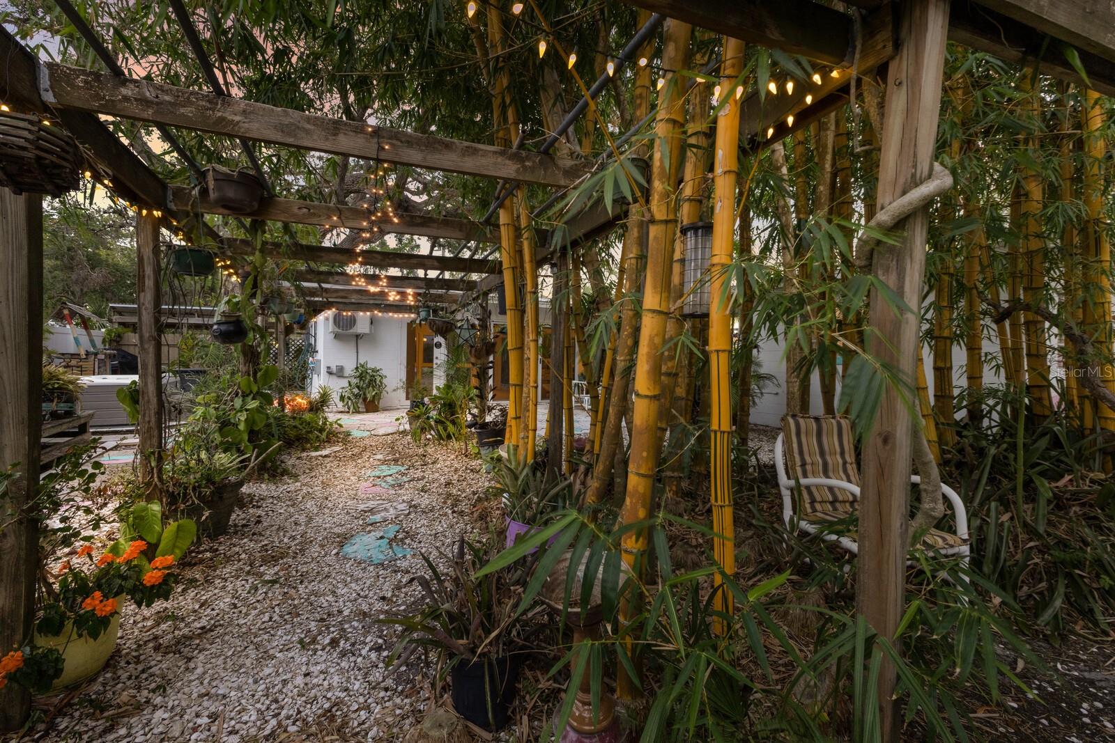 2207 HICKORY AVE, SARASOTA, FL, 34234