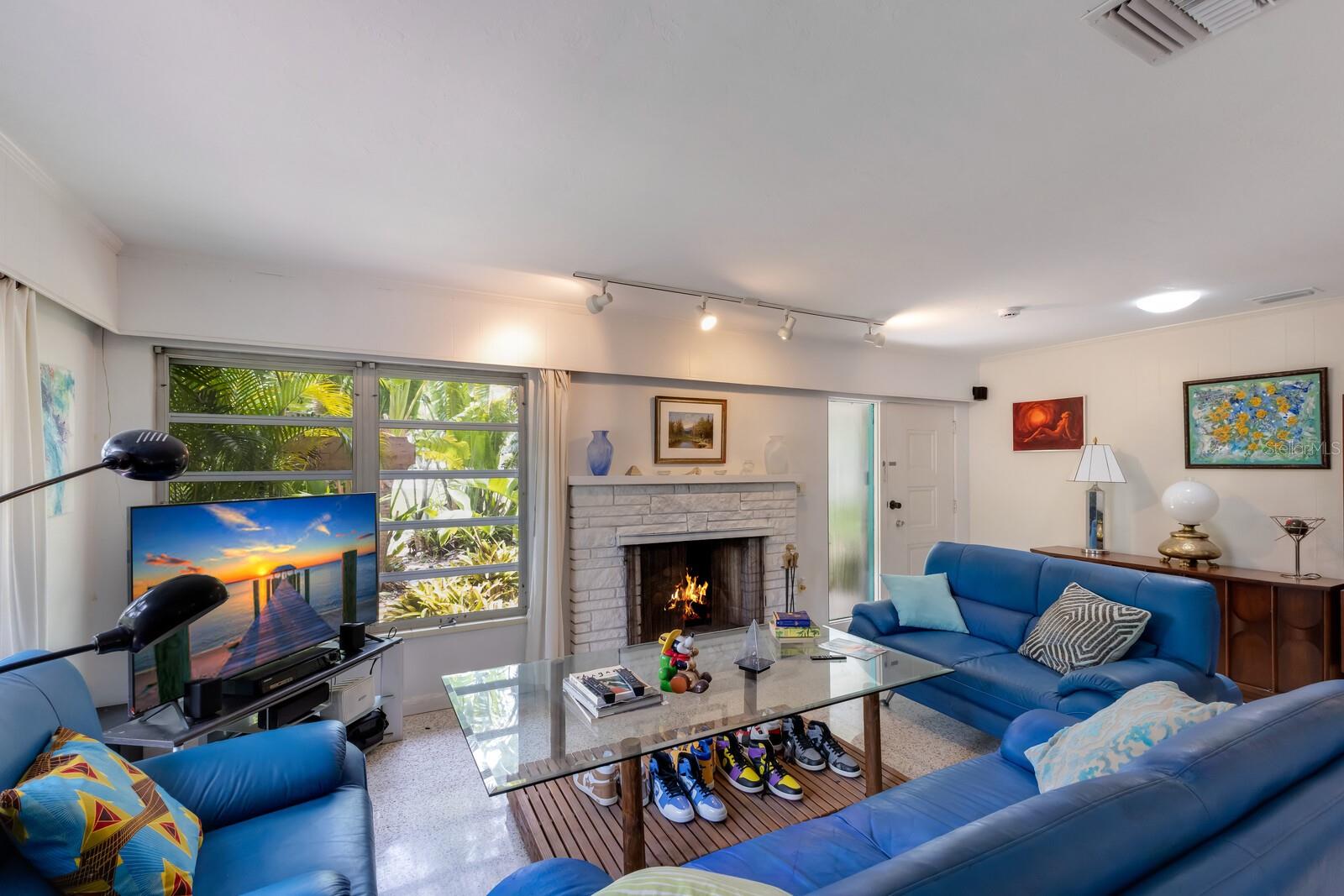 2207 HICKORY AVE, SARASOTA, FL, 34234