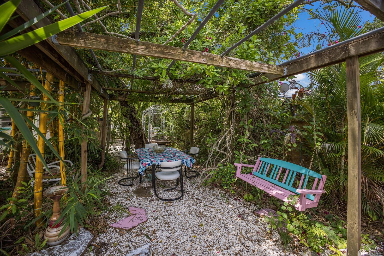 2207 HICKORY AVE, SARASOTA, FL, 34234