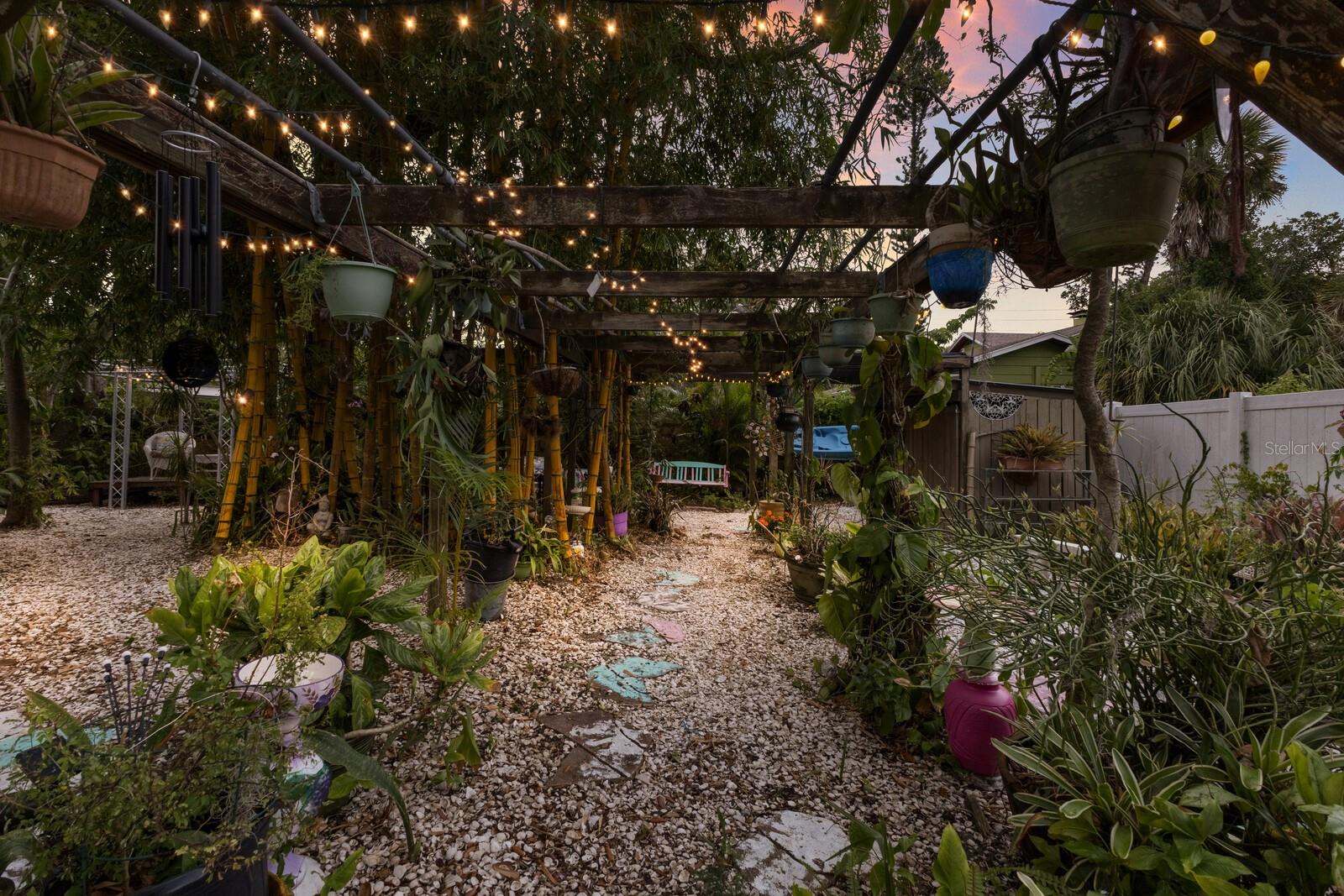 2207 HICKORY AVE, SARASOTA, FL, 34234