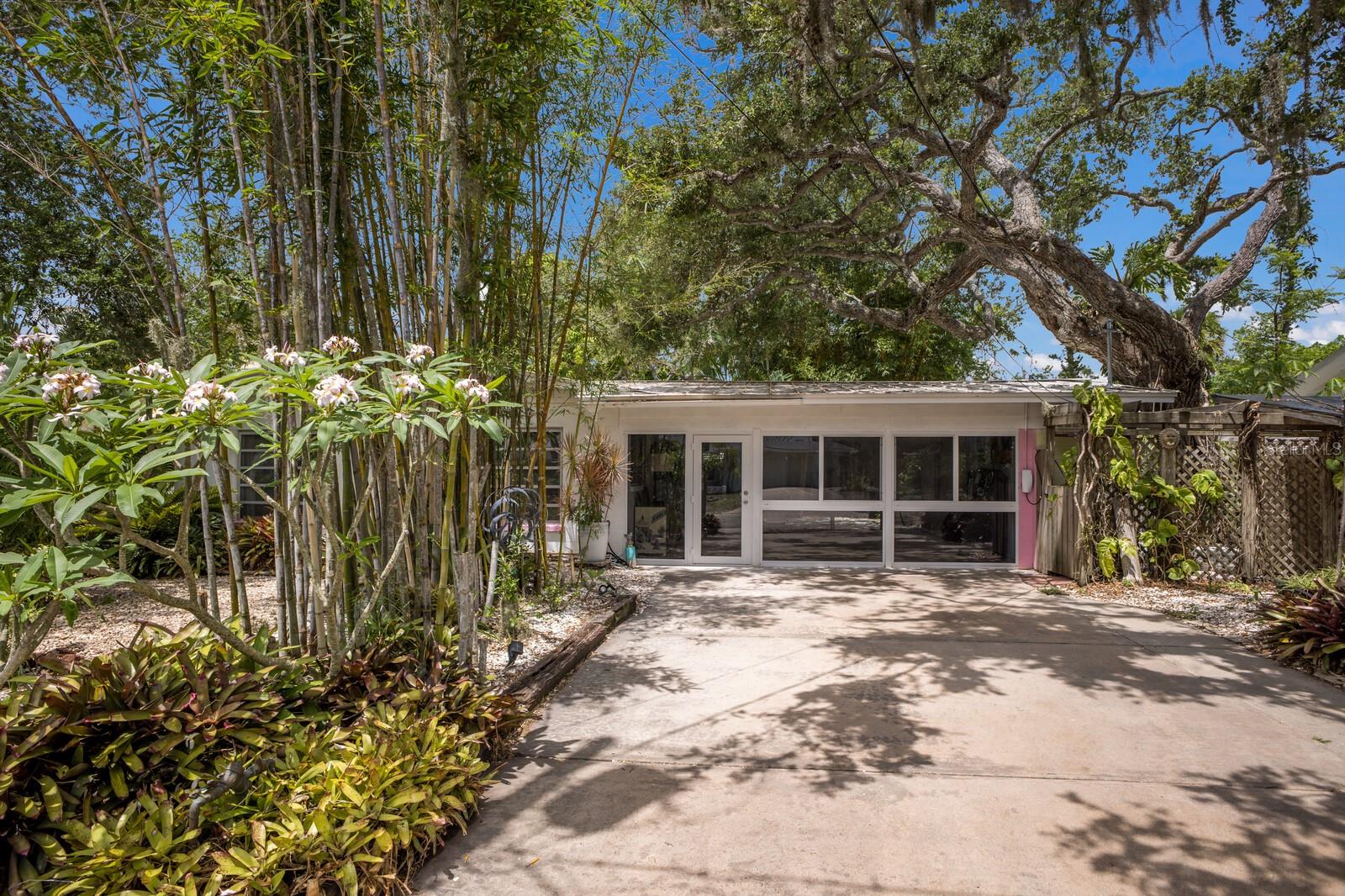 2207 HICKORY AVE, SARASOTA, FL, 34234