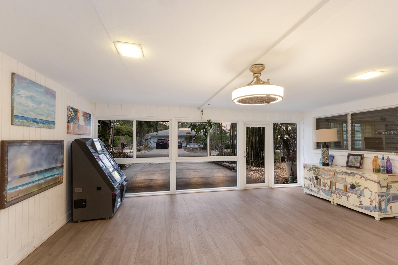 2207 HICKORY AVE, SARASOTA, FL, 34234