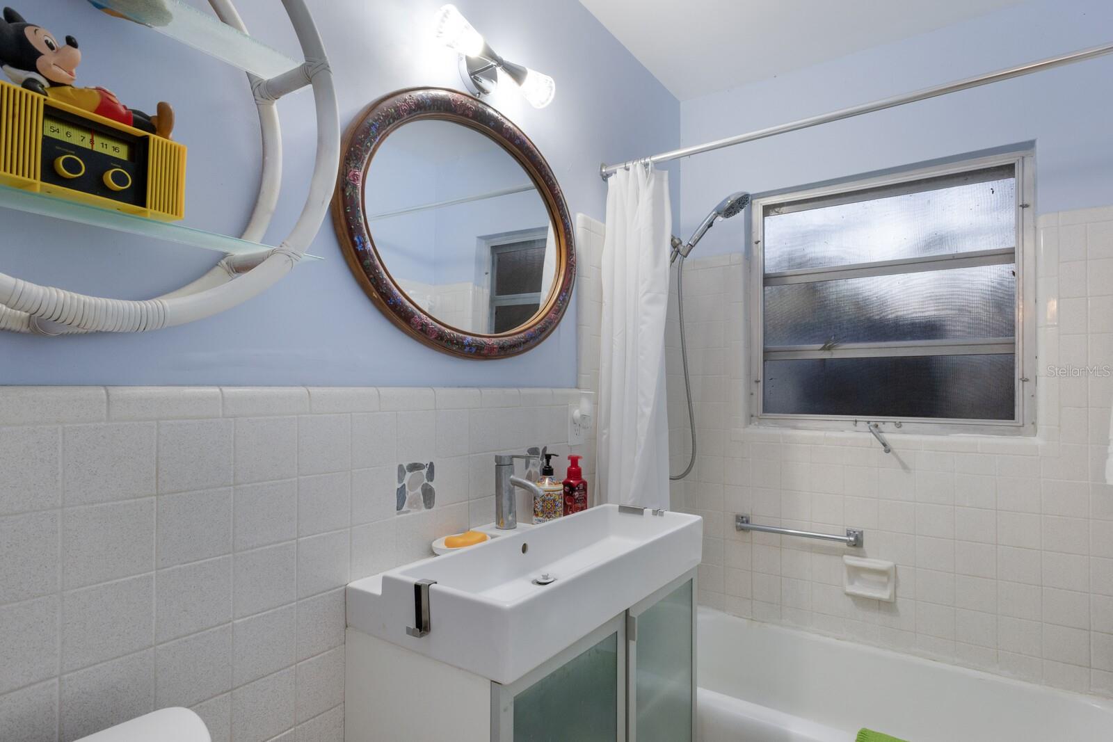 2207 HICKORY AVE, SARASOTA, FL, 34234