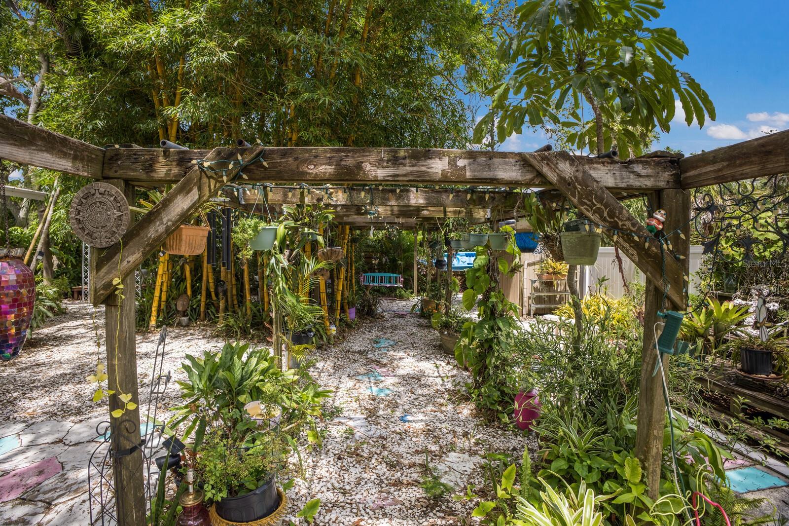 2207 HICKORY AVE, SARASOTA, FL, 34234