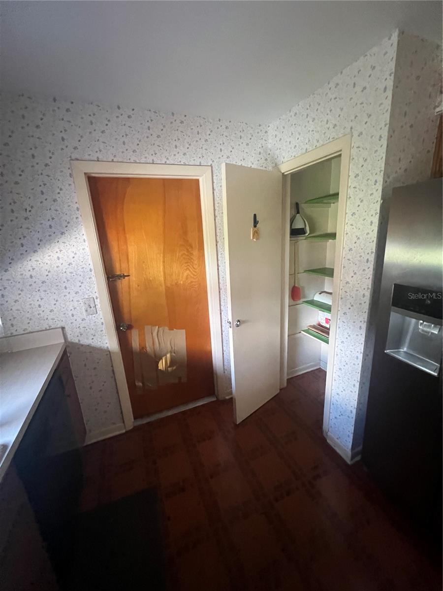 2507 HOLLIS DR, TAMPA, FL, 33618