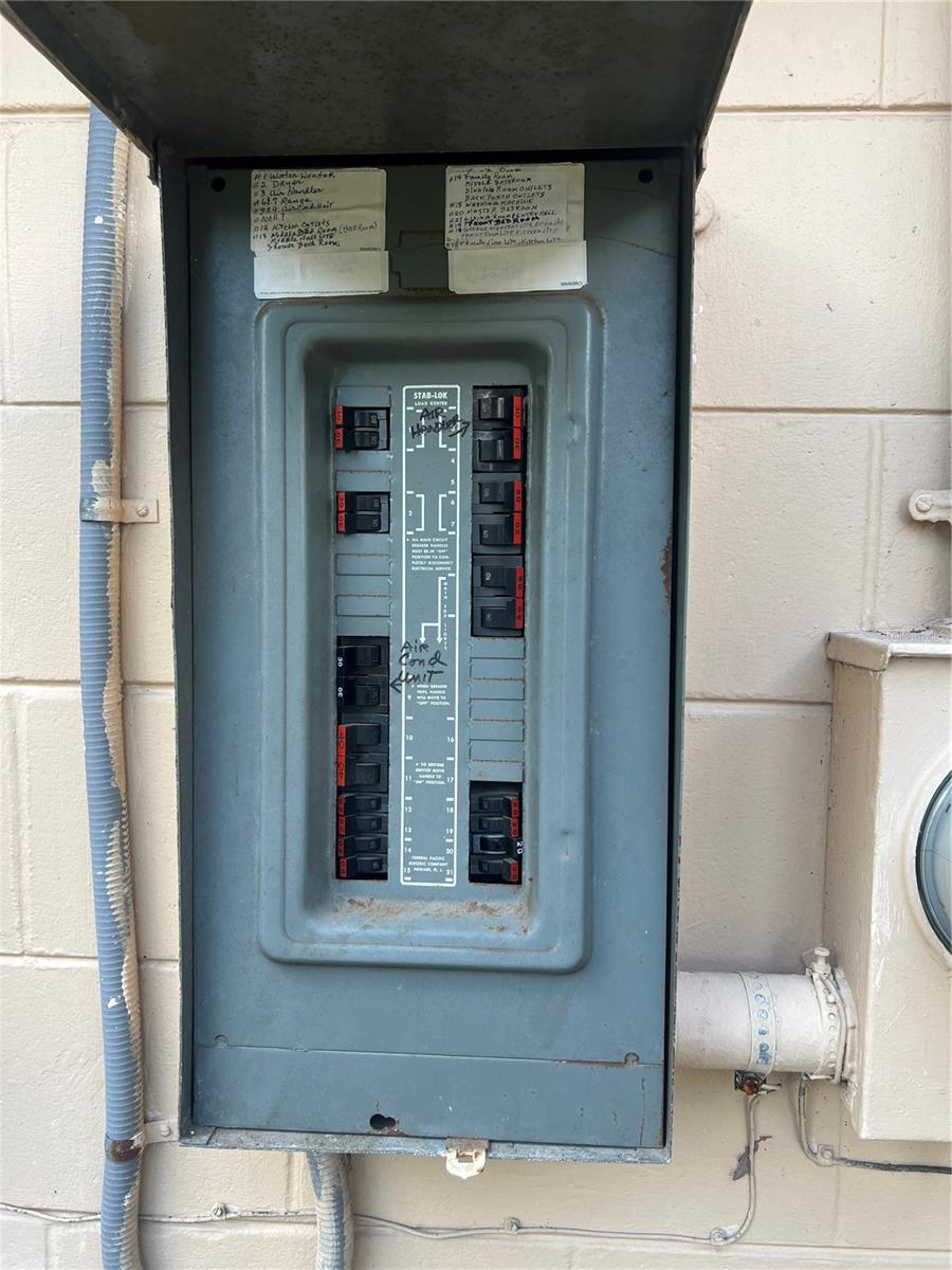 2507 HOLLIS DR, TAMPA, FL, 33618