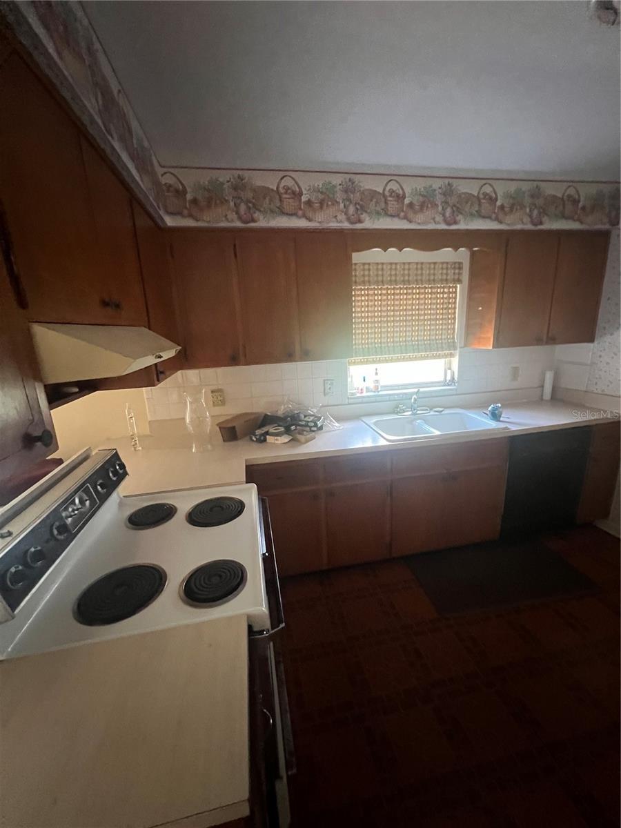 2507 HOLLIS DR, TAMPA, FL, 33618