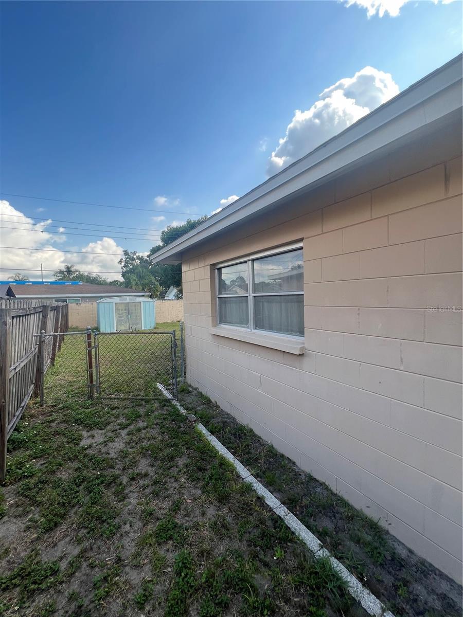 2507 HOLLIS DR, TAMPA, FL, 33618