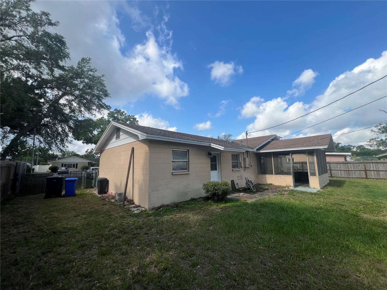 2507 HOLLIS DR, TAMPA, FL, 33618