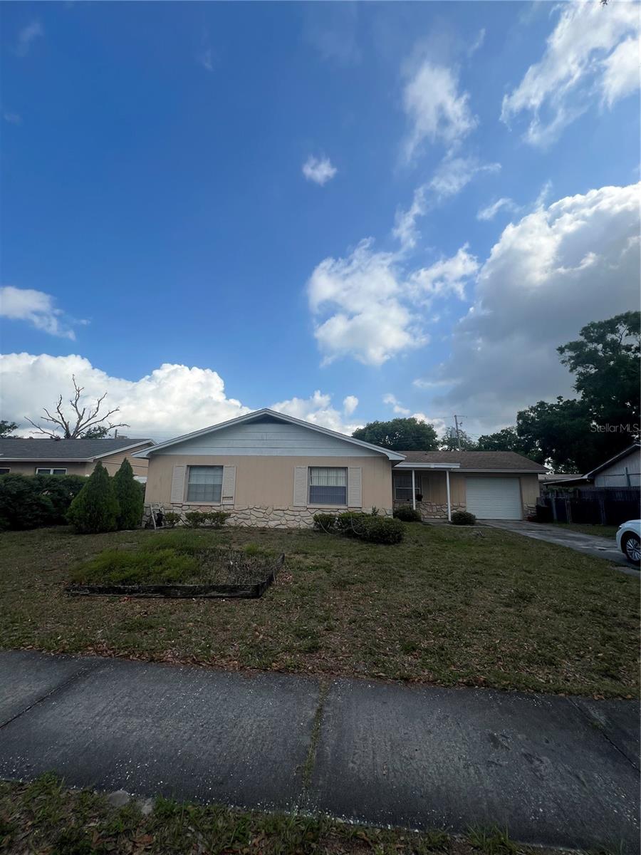 2507 HOLLIS DR, TAMPA, FL, 33618