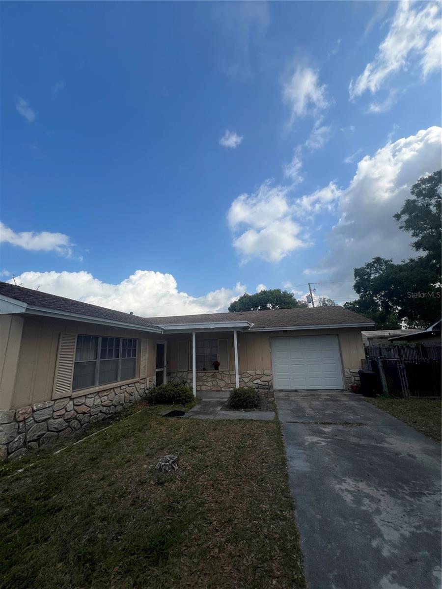 2507 HOLLIS DR, TAMPA, FL, 33618