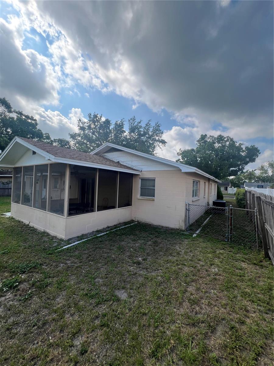 2507 HOLLIS DR, TAMPA, FL, 33618