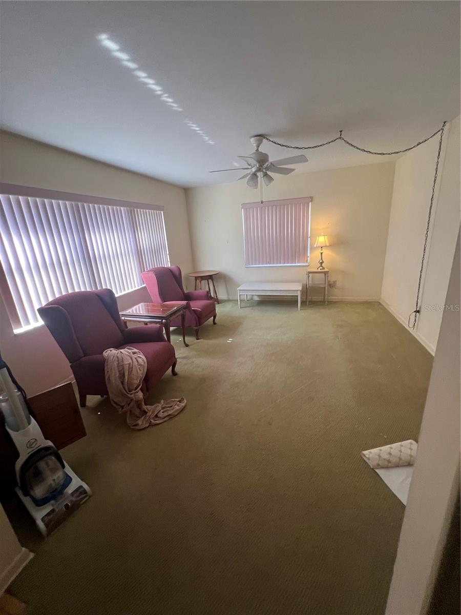 2507 HOLLIS DR, TAMPA, FL, 33618