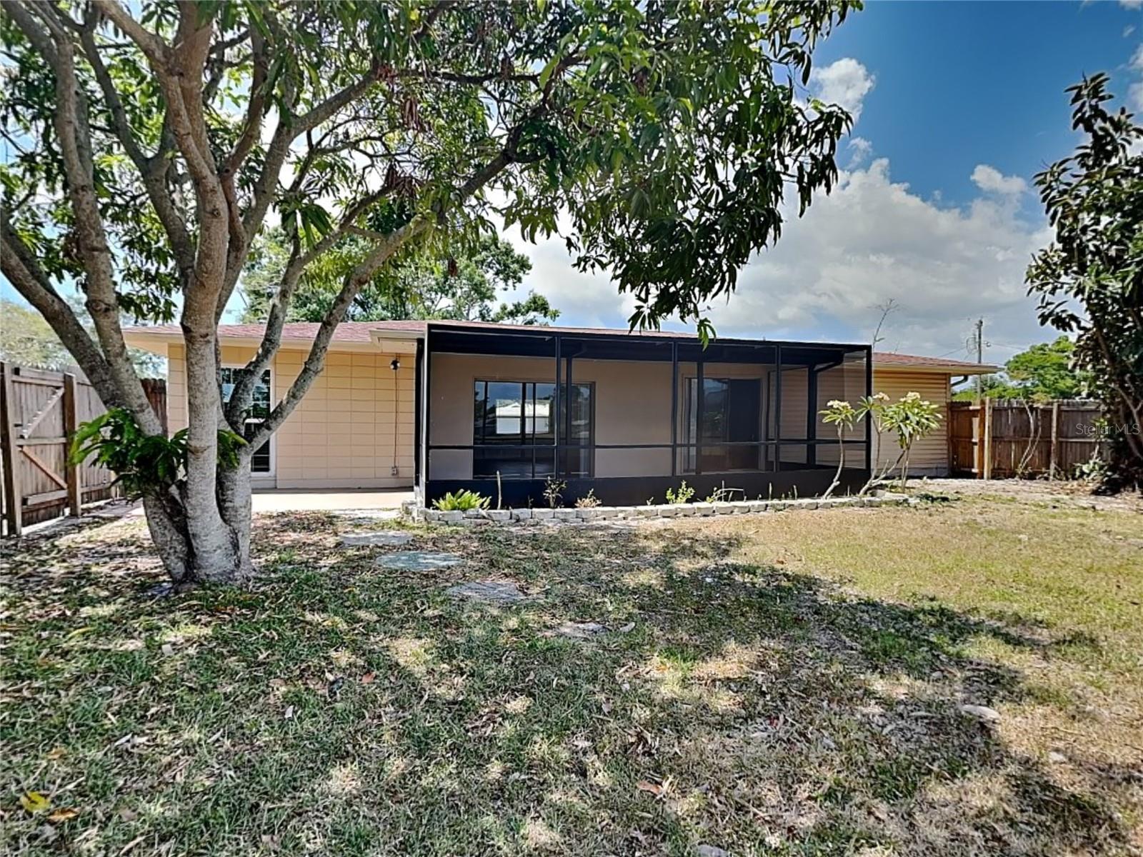 1228 DORIS DR, SARASOTA, FL, 34243