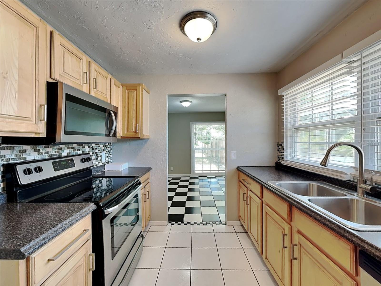 1228 DORIS DR, SARASOTA, FL, 34243