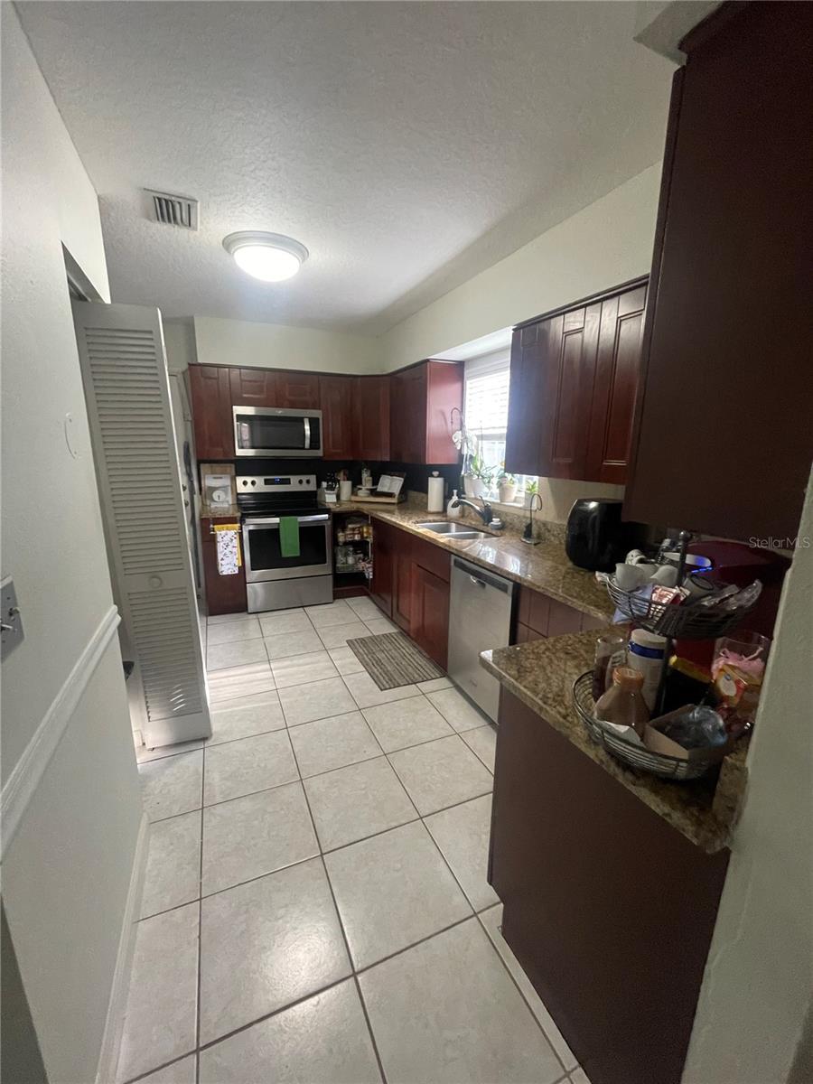 3307 W SAINT JOHN ST, TAMPA, FL, 33607