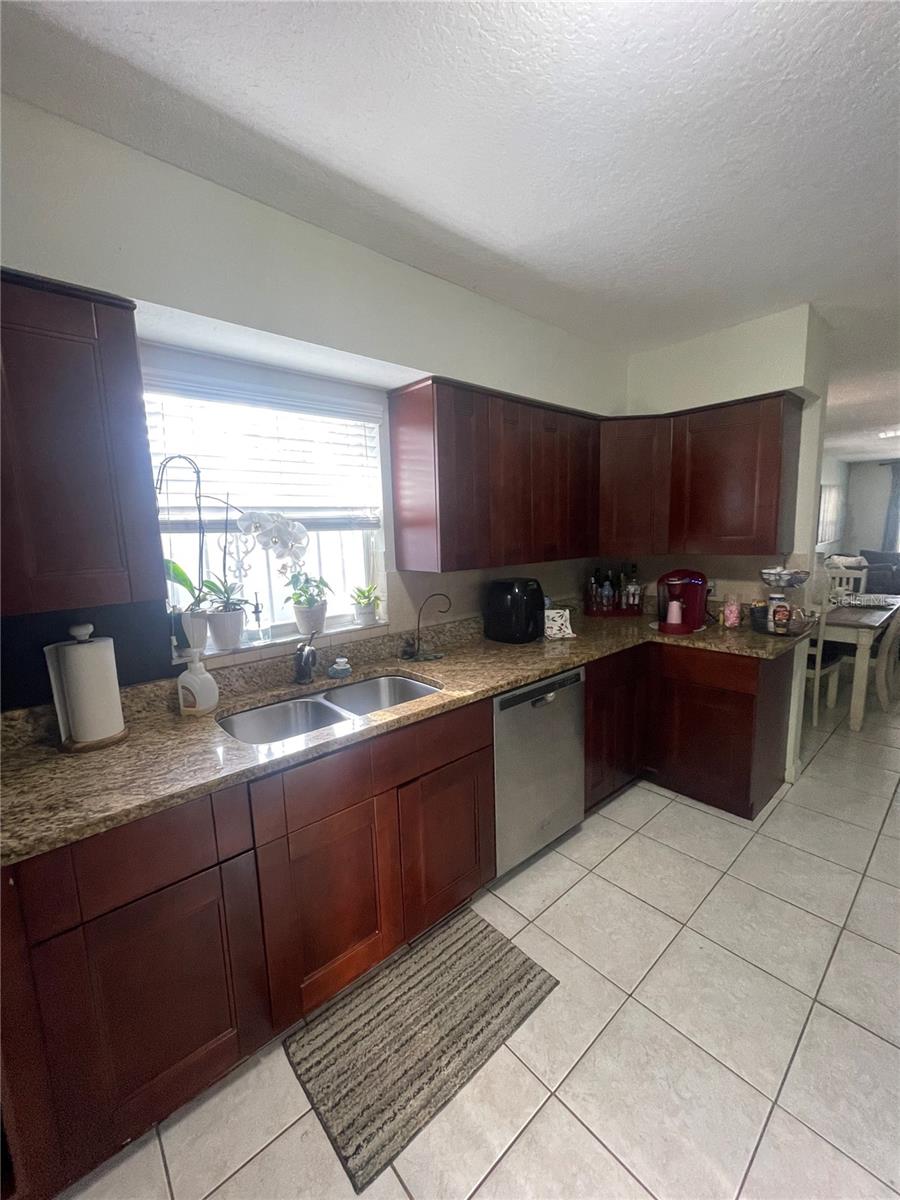 3307 W SAINT JOHN ST, TAMPA, FL, 33607