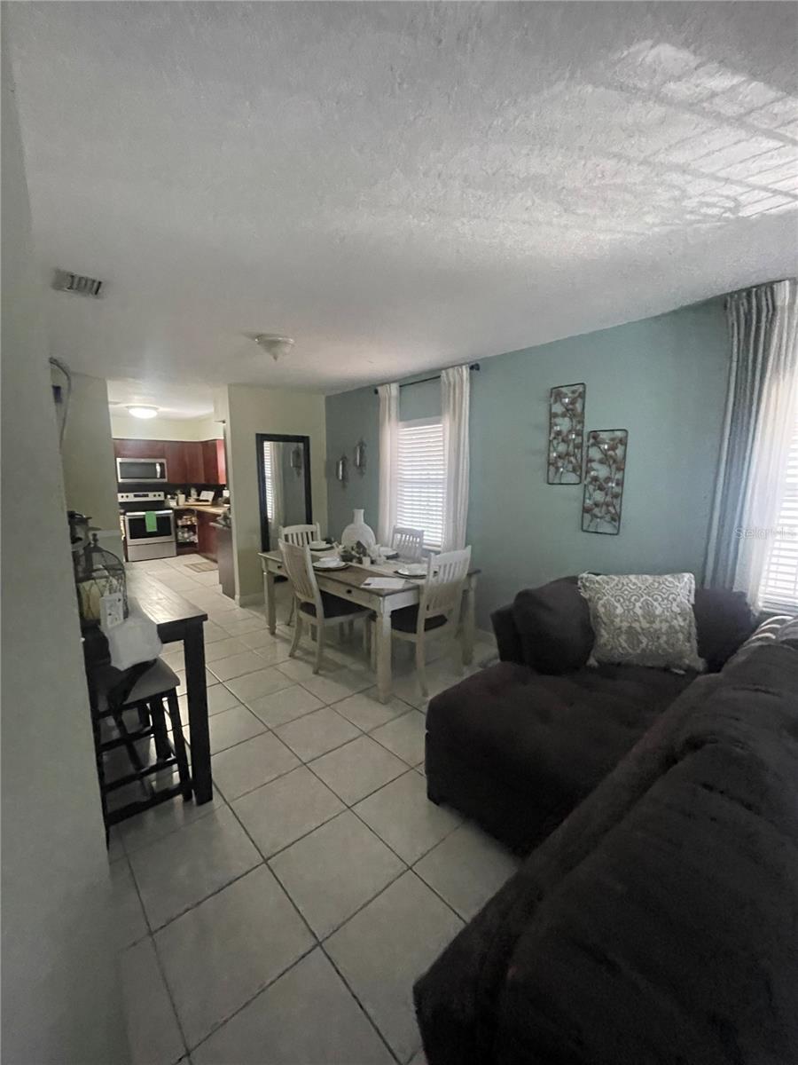 3307 W SAINT JOHN ST, TAMPA, FL, 33607