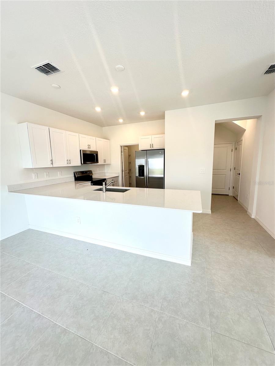 10019 TRUMPET HONEYSUCKLE WAY, SAN ANTONIO, FL, 33576