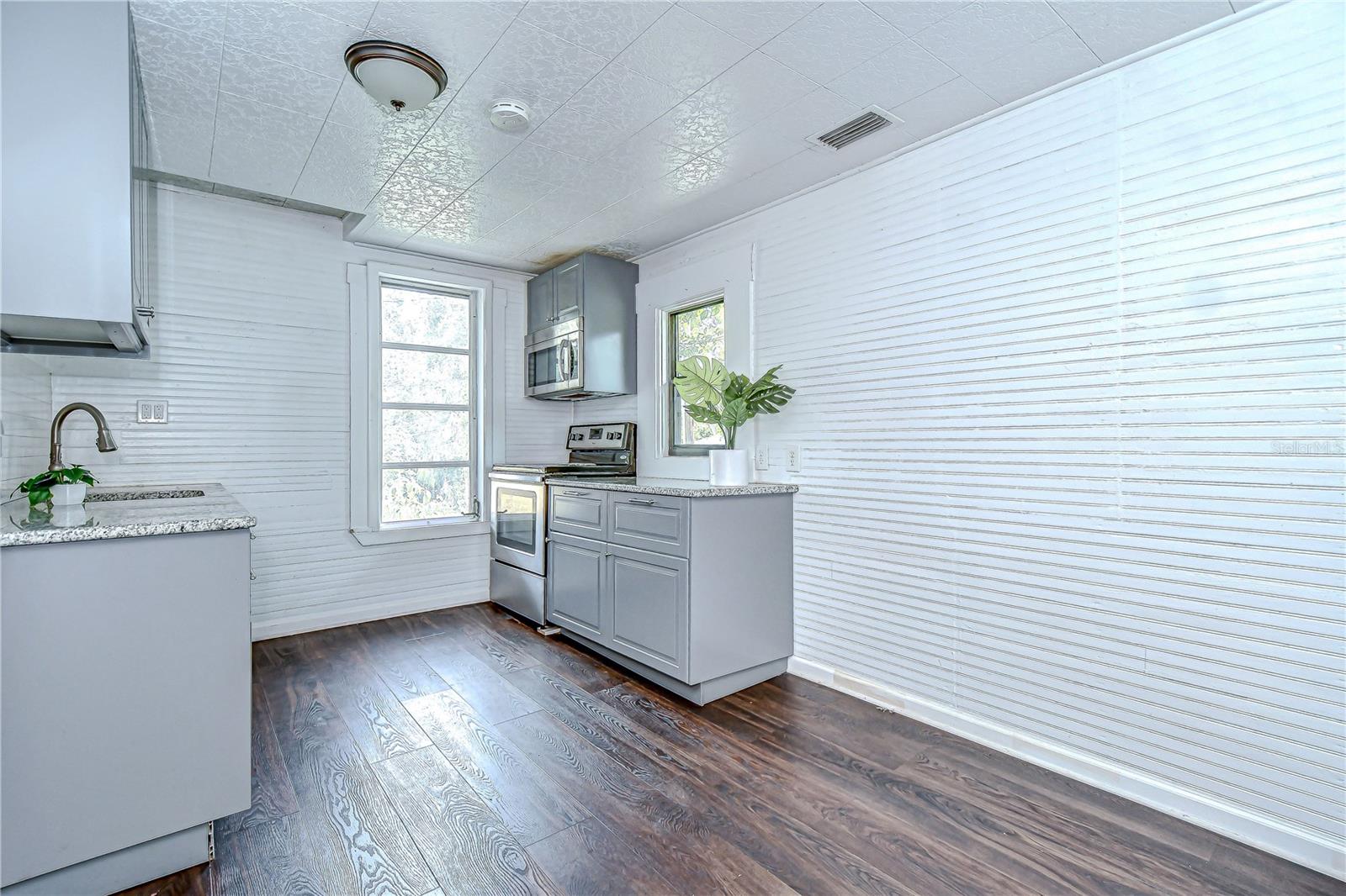 5437 DELETTE AVE S #B, ST PETERSBURG, FL, 33707