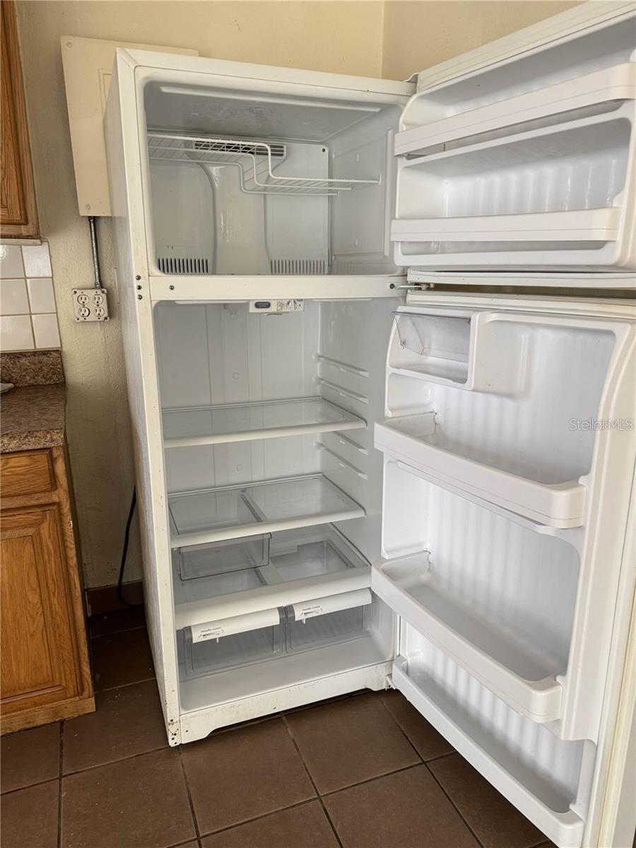 203 W WALL ST, FROSTPROOF, FL, 33843