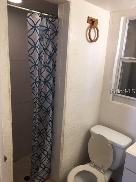 203 W WALL ST, FROSTPROOF, FL, 33843