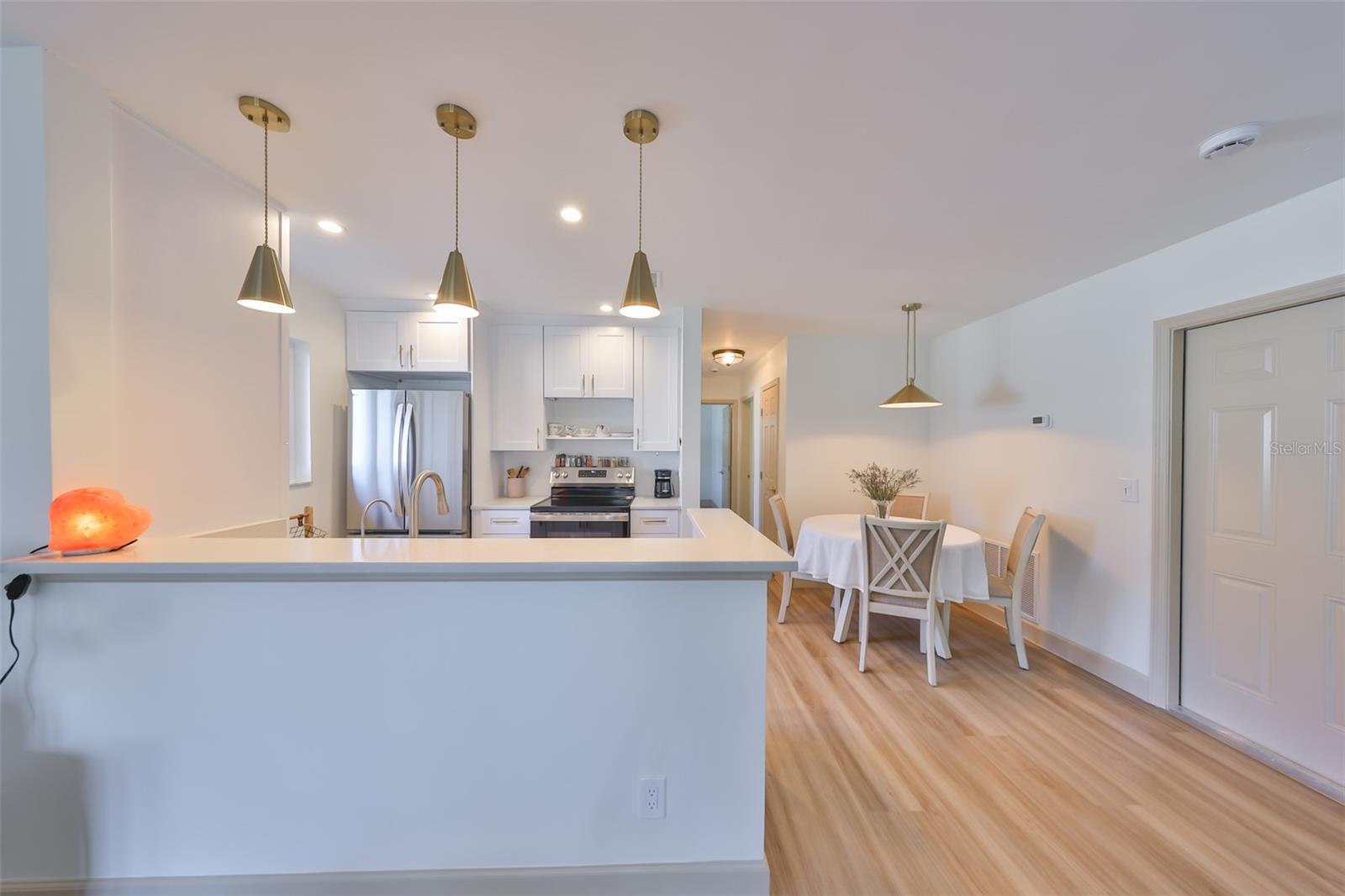 1727 NEW HAMPSHIRE AVE NE, ST PETERSBURG, FL, 33703