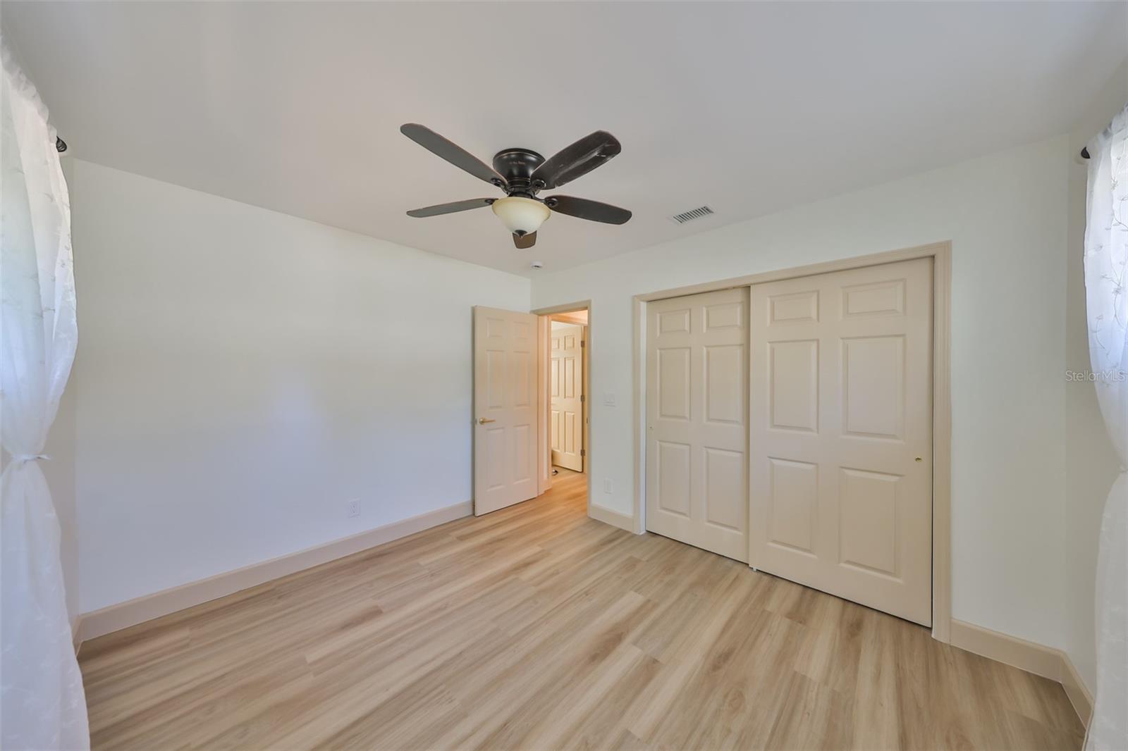 1727 NEW HAMPSHIRE AVE NE, ST PETERSBURG, FL, 33703