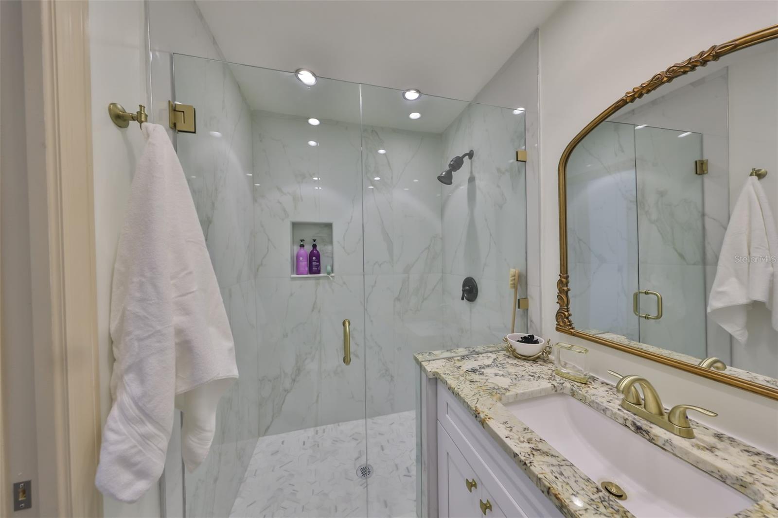 1727 NEW HAMPSHIRE AVE NE, ST PETERSBURG, FL, 33703