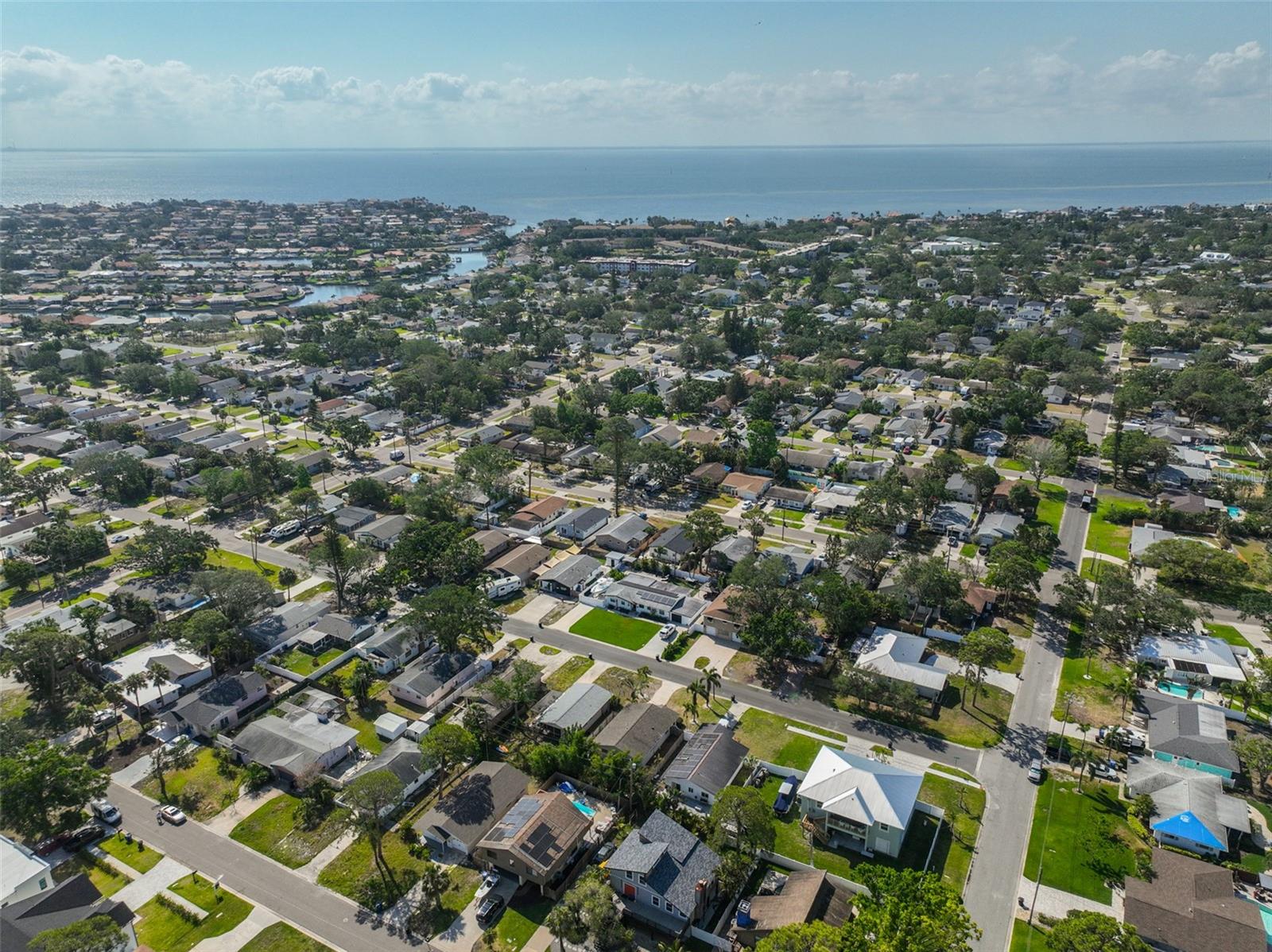 1727 NEW HAMPSHIRE AVE NE, ST PETERSBURG, FL, 33703