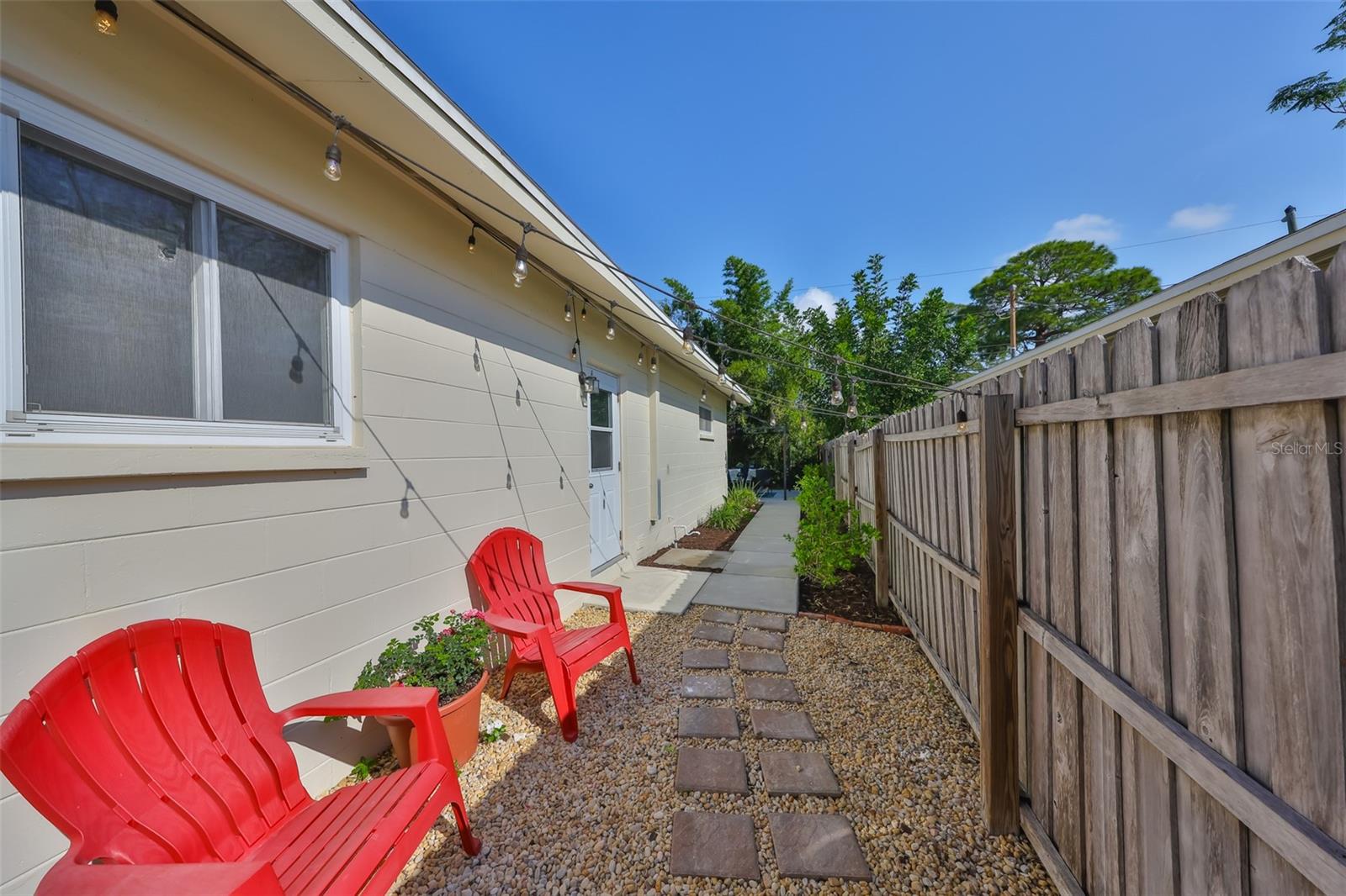 1727 NEW HAMPSHIRE AVE NE, ST PETERSBURG, FL, 33703