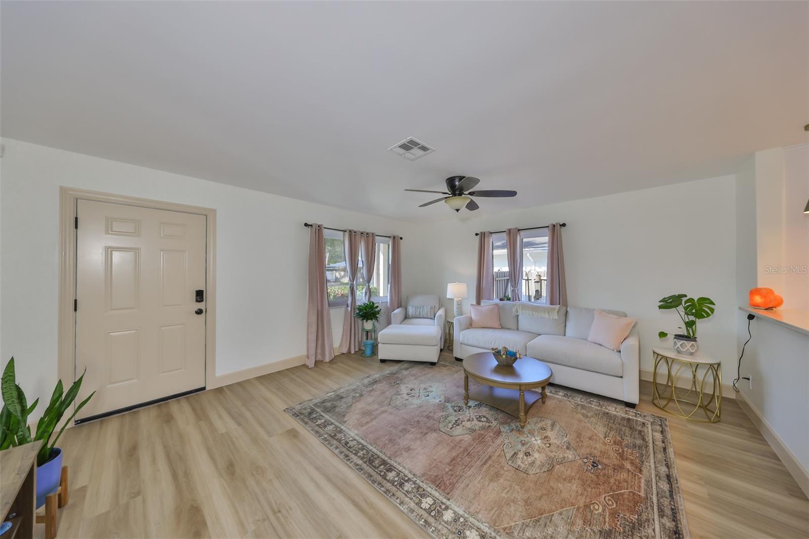 1727 NEW HAMPSHIRE AVE NE, ST PETERSBURG, FL, 33703