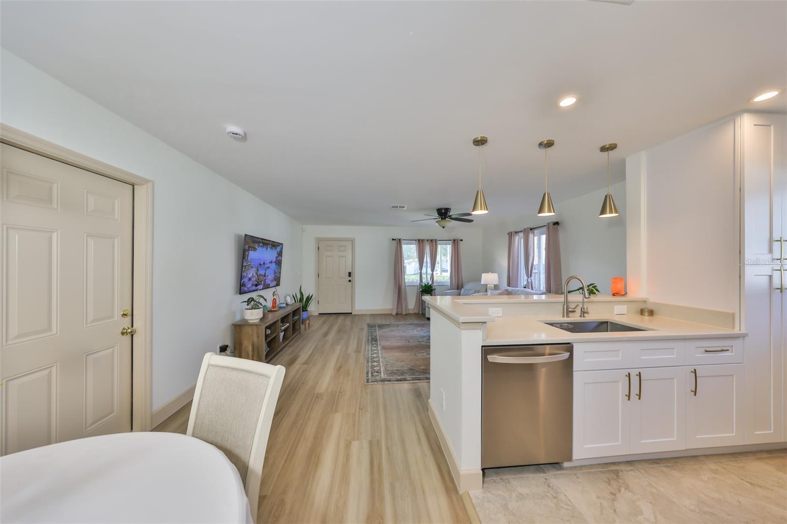 1727 NEW HAMPSHIRE AVE NE, ST PETERSBURG, FL, 33703